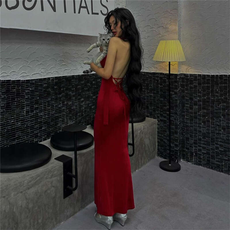 2023 Autumn Winter New Women's Solid Color Slim Street Fashion V-Neck Halter Backless Dress d71