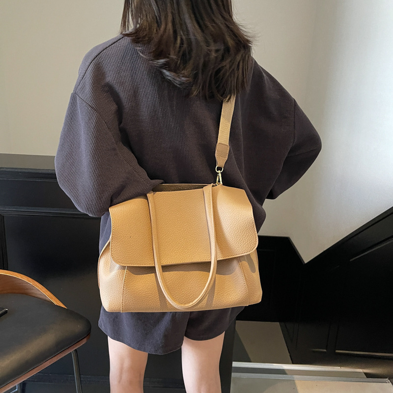Summer New Women s Shoulder Bag New Large Capacity Handbag Flip Underarm Bag Summer New Women s Crossbody Bag New Lychee Pattern Designer Bag