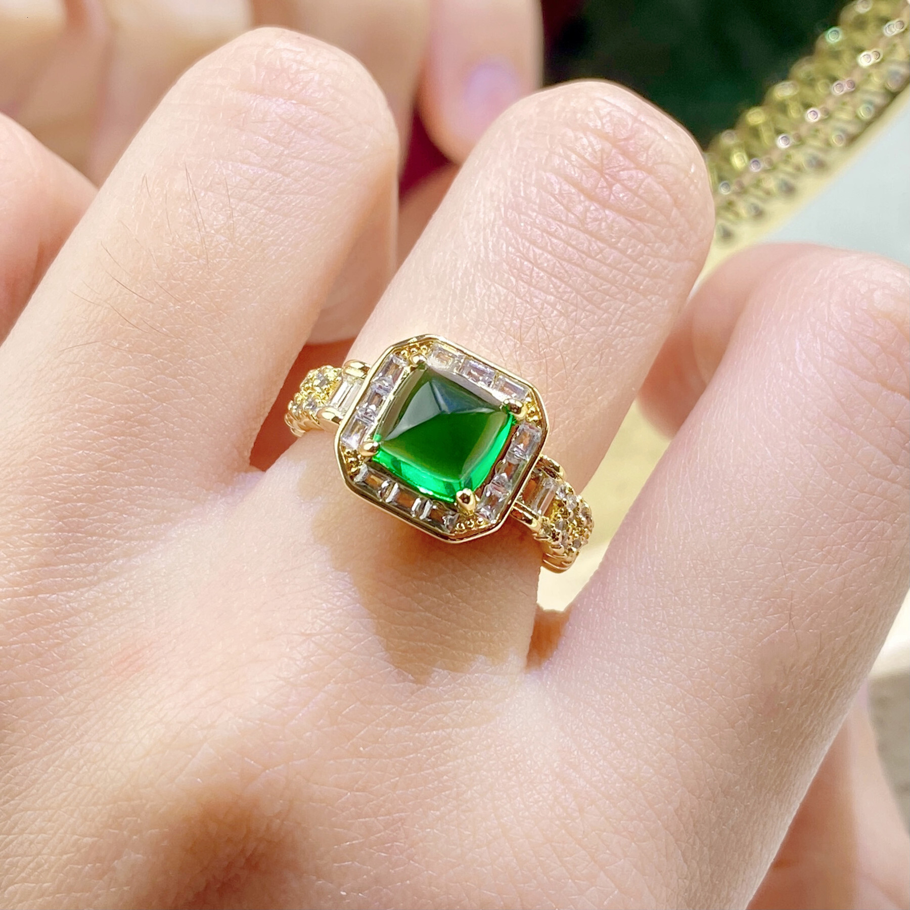 Imitation Natural Colombian Cultivated Emerald Sugar Tower Ring Luxury Jewelry For Women Creative Cuban Chain Design Colorful Designer Jewelry Gem Gre