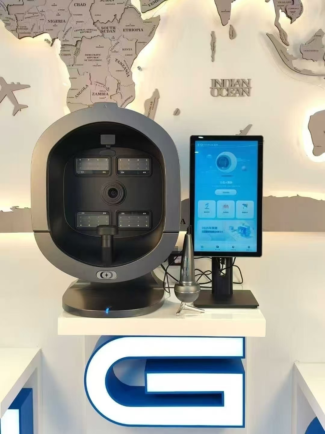 Skin Analysis Machine For Face Detection With High-Resolution Camera To Analyze Wrinkles Pores Pigmentation And Skin Health Conditions