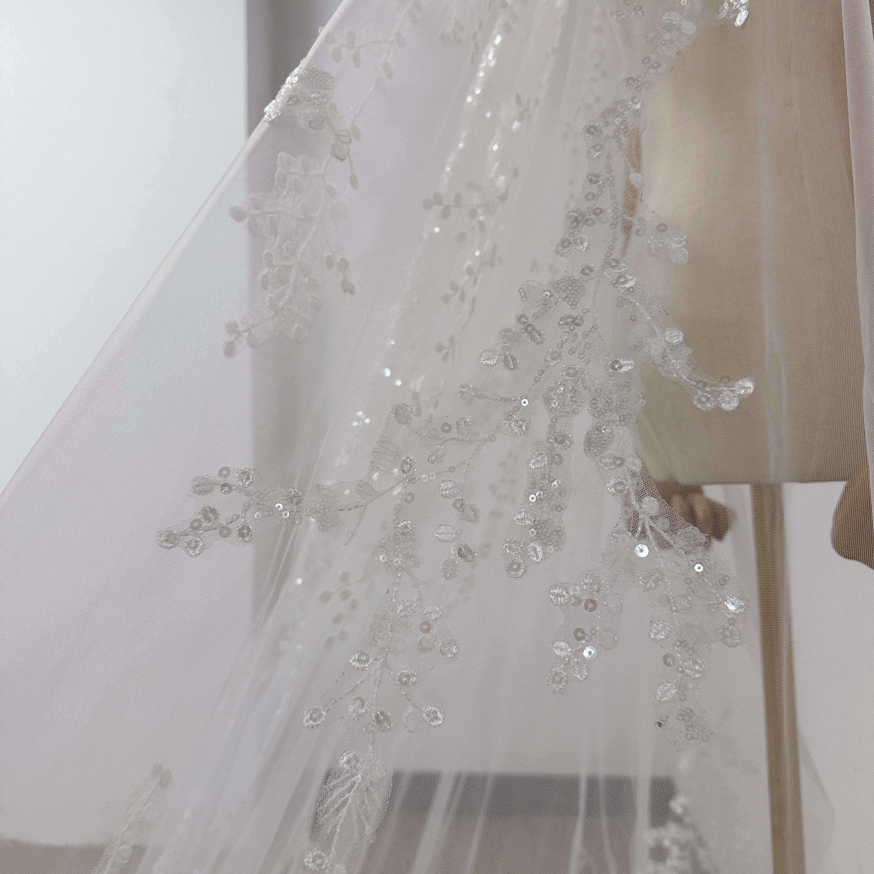 Romantic Bride Veils One Layers 3M Long Cathedral Appliques Lace Edge Sequin With Comb Wedding Veils Customized