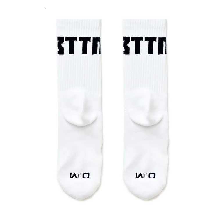 1 Pair Fashion White Color Letter Socks Gay Top Vers Sexy Men Sports Long Tube Streetwear Socks Comfortable Socks X250725