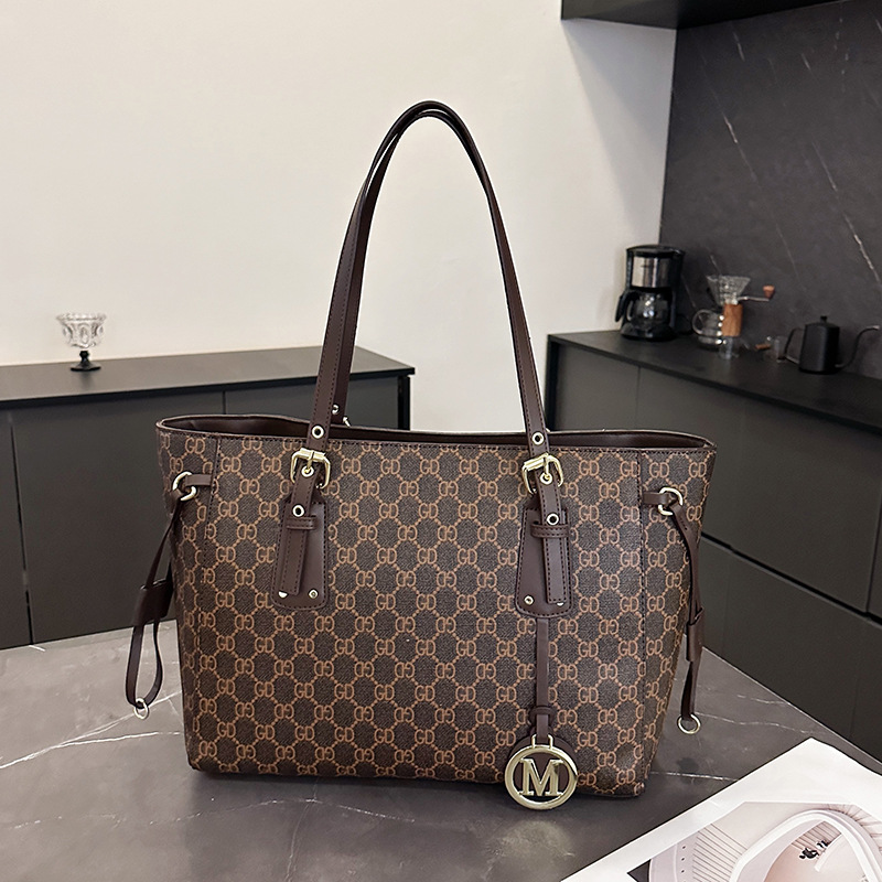 Hot Free shipping designer bags for womens Shoulder bags khaki brown Fashionable large capacity popular versatile shoulder bag tote bag