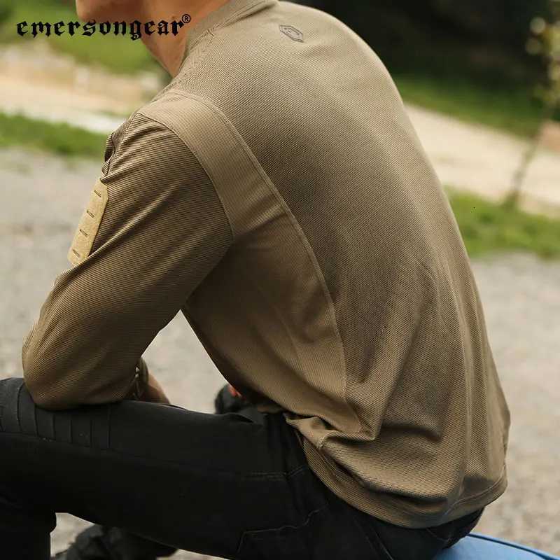 Emersongear Tactical UMP Frogmen T-Shirt Men Fitness Sport Long Sleeve Hunting Climbing Shirt Camping Breathable Clothes EM9541 Y250724
