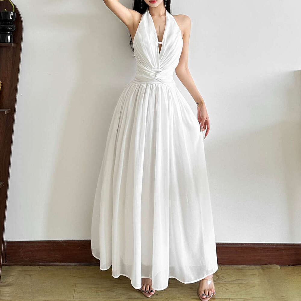 2025 Summer New French Style Deep V-Neck Halter Design Solid Color Slim Dress for Women 46b
