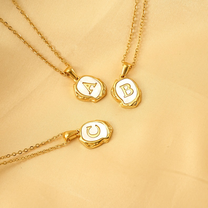 Non Tarnish 18K Gold English Letter Necklace Charm Designer Jewelry Stainless Steel Natural Shell Volcano Alphabet Initial Neckaces Pendant for Women 
