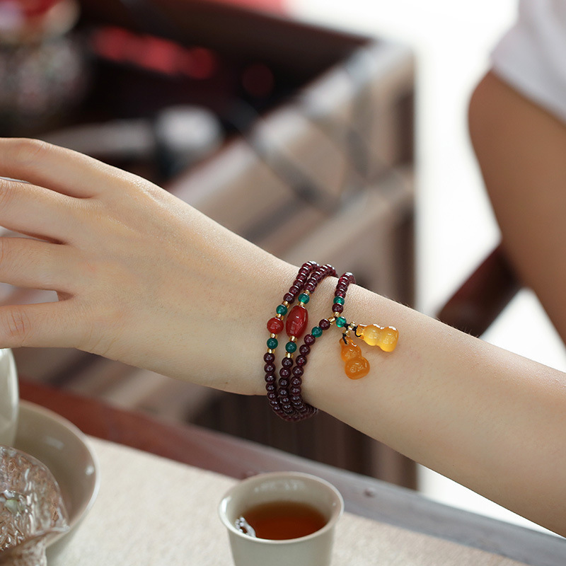 New Design Chinese Style Versatile Garnet Bracelet With Chalcedony Vase Agate Accents for Couples Women