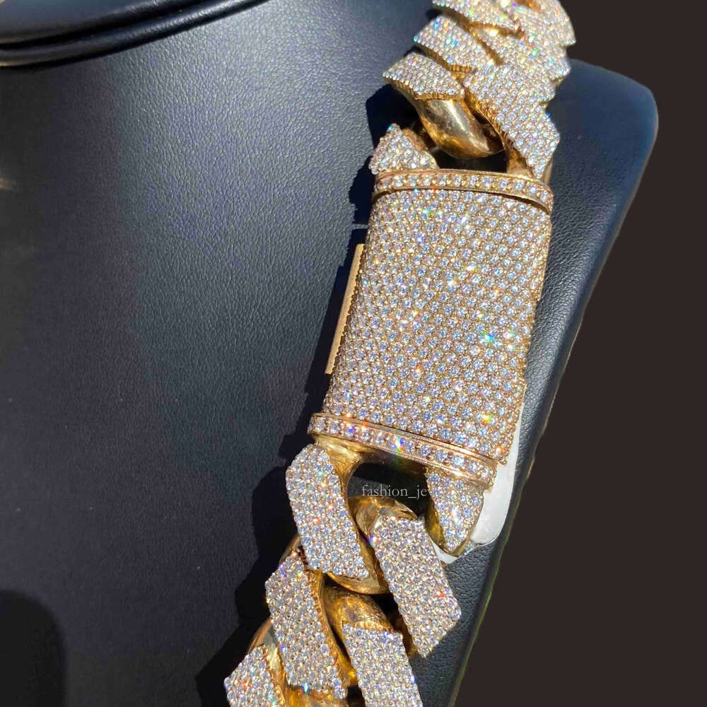 Top Quality Iced Out 18MM Sterling Sier Cuban Link Moissanite Jewelry Hip Hop Chain