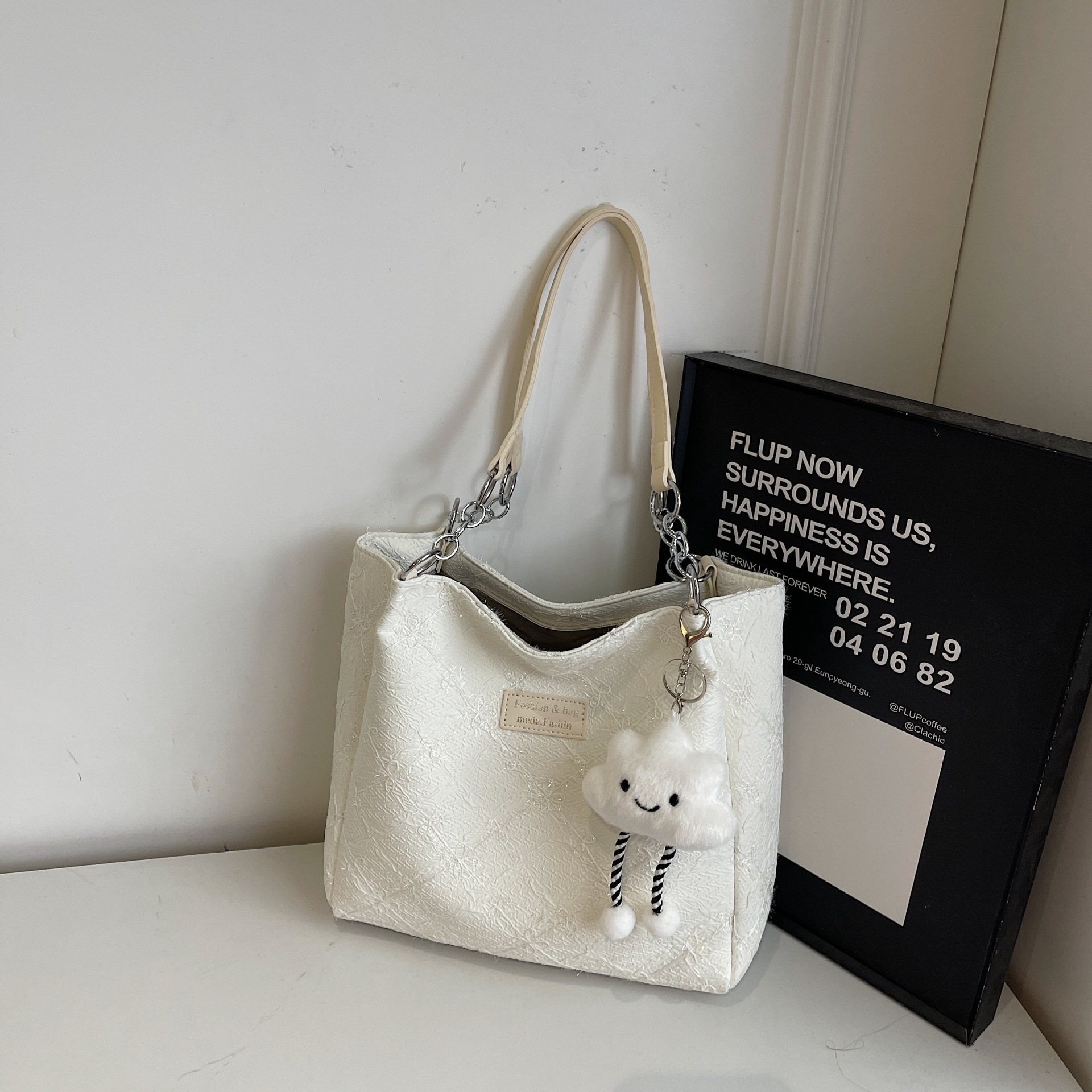 Luxury Brand Designer Bag Large Capacity Bag For Women Practical Versatile 2025 New Trendy Shoulder Shopping Bag Commuting Tote Bag