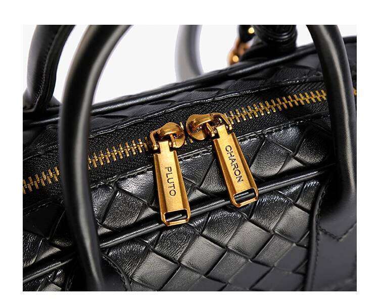 Minimalist Unique Leisure Stylish Bag Women Casual Woven Simple Vintage Fashionable Trendy Design Pu Material Crossbody Handbag