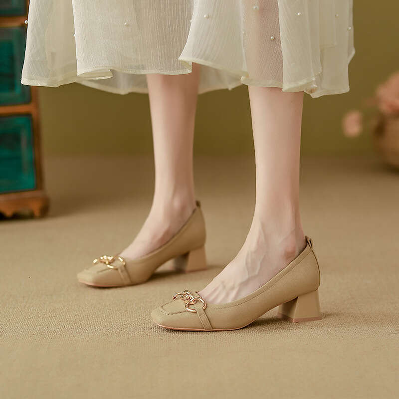 Yuanlitong Winter New High Heels for Women, Outdoor Wear, High-end Thick Heel Single Shoes, Fashionable Mall Same Style Quality Women's Shoes