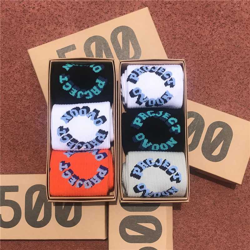 3 Pairs/Box Mens Socks Fashion Hot Sale Men Women Fashion Personality Solid Color 3D Letter Hip Hop Match Tidal Youth Socks X250725