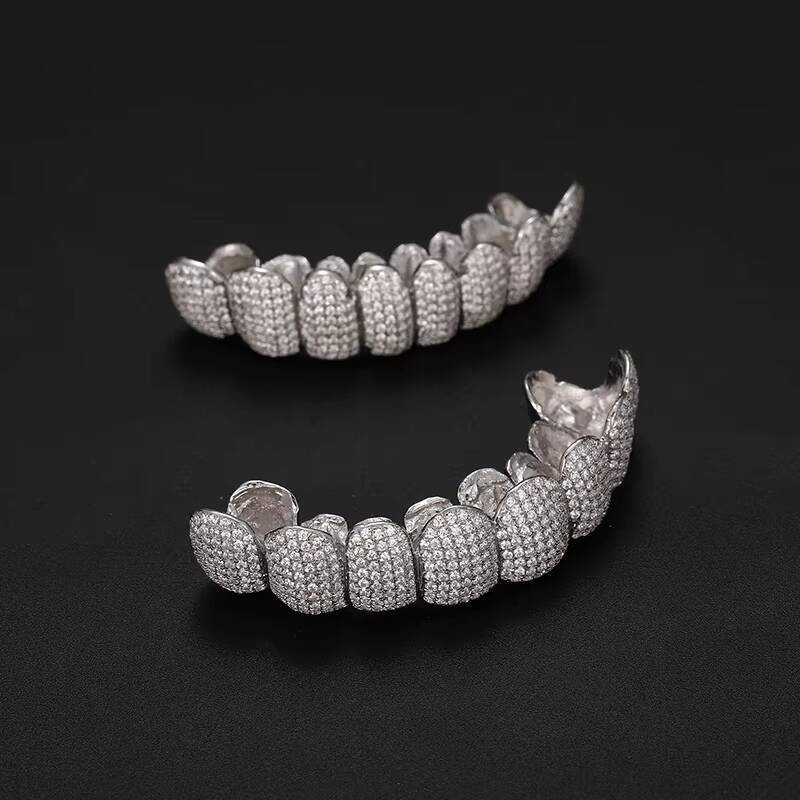 Hot Selling Custom Made Personizied Hip Hop Iced Out 925 Silver Moissanite Teeth Grillz for Men and Women