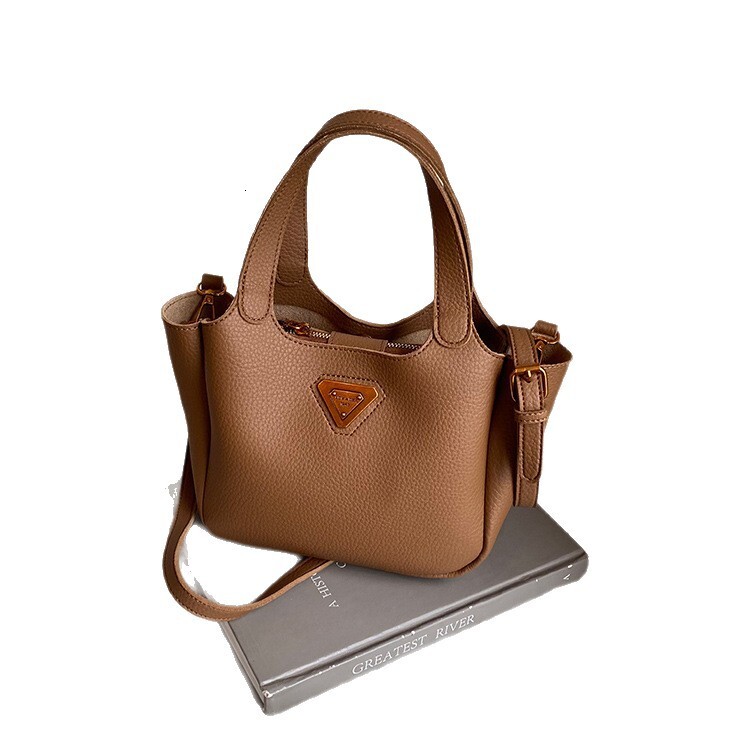 Luxury Brand Designer Bag Vintage European And American Style Fashion Versatile Bucket Bag Personality Simple Trendy Crossbody Bag High-End Commuting 