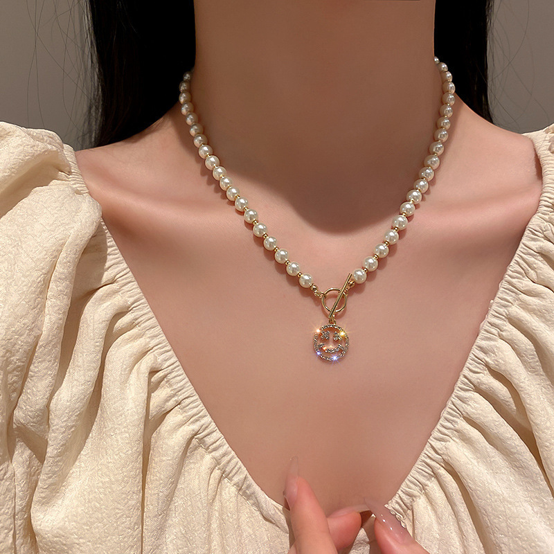 Japanese and Korean INS New Super Fairy Temperament Imitation Pearl Smiley Face Necklace Cold Style Sweet Simple OT Buckle Lock Bone Chain Jewelry for