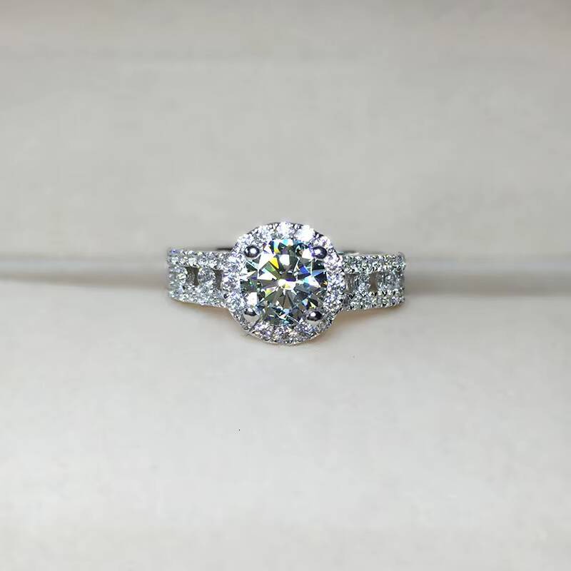 Simulated Moissanite Engagement Ring for Women 8 Hearts 8 Arrows Adjustable Open Band Fashion Jewelry