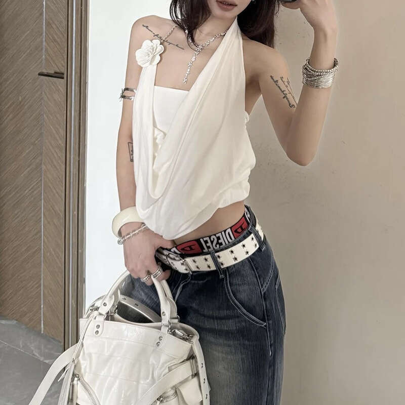 2025 Summer INS Style Solid Color Sleeveless 3D Flower Halter Neck Design Versatile Camisole for Women 54a