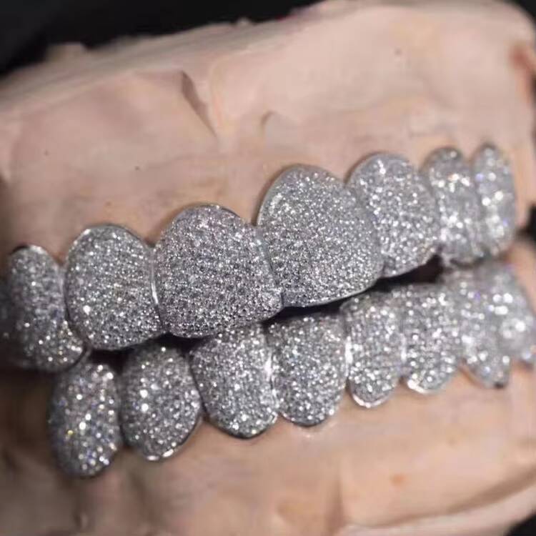 Custom 925 Sterling Silver Grillz Hand-Set Round Cut Moissanite Iced Out VVS Unique Jewelry