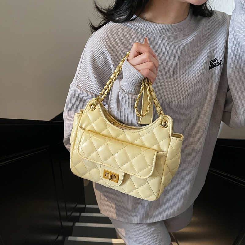 Luxury Brand Designer Bag Style Quilted Chain Underarm Bag For Women 2025 New Fashion Single Shoulder Crossbody Bag Light Luxury Small Square Bag Tren