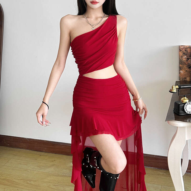 INS Style 2025 Spring New Women's Solid Color Slim Street Fashion Asymmetrical Neck One-Shoulder Dress 7e2