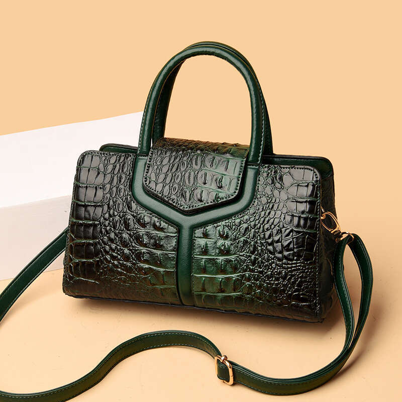 Women's Genuine Leather New Model for Middle-aged Moms Crocodile Pattern Elegant Versatile Handbag Shoulder Bag Casual