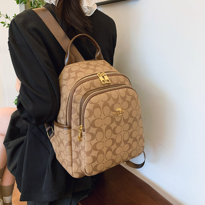 New Design Women's Backpack Light Luxury Fashion Backpack Leisure Large Capacity Travel Bag