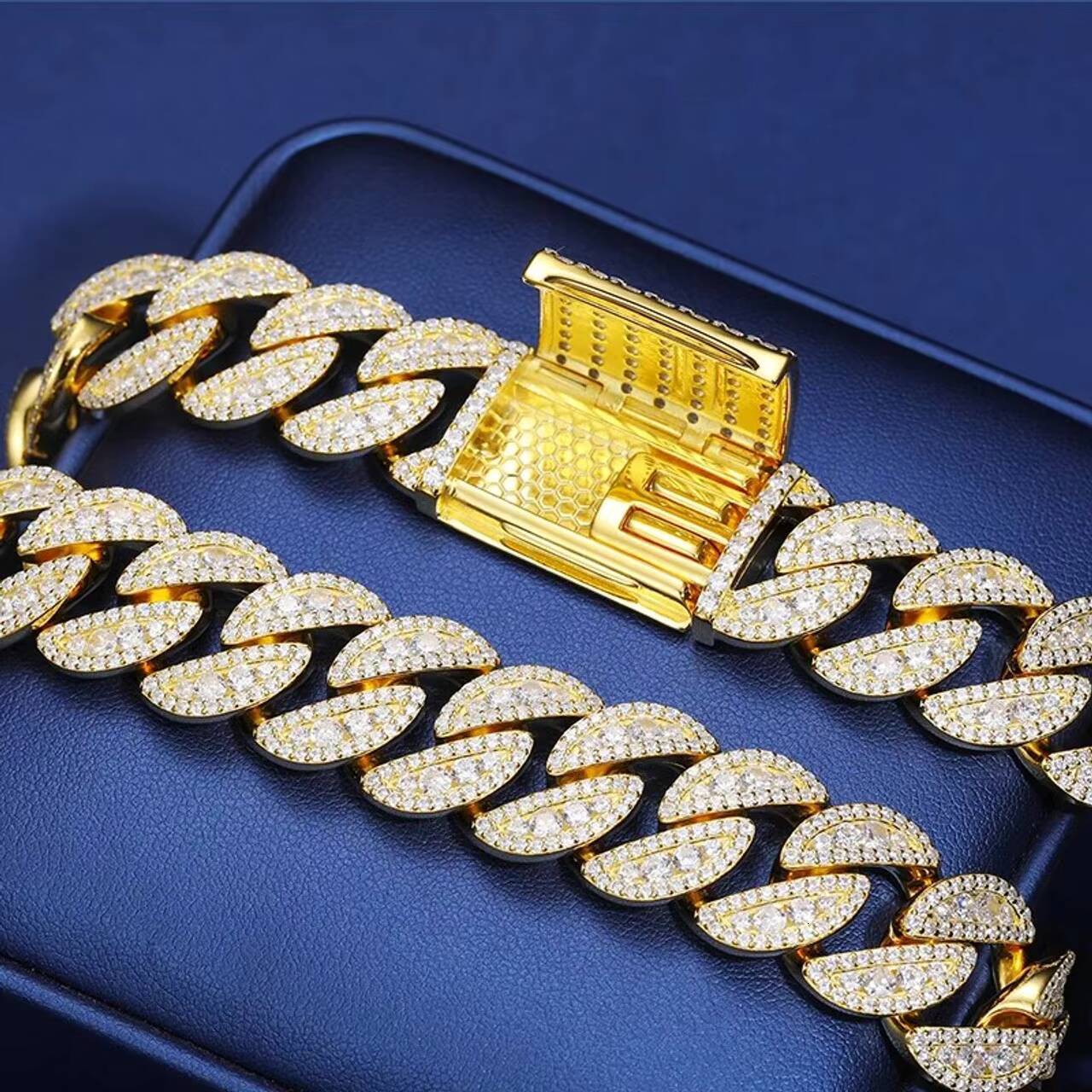 Stylish 925 Silver Moissanite Cuban Link Hip Hop Necklace 22mm Chains for Men