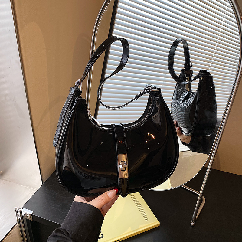 2025 autumn new crossbody bag niche design versatile fashion trend personalized armpit bag simple women's shoulder bag designer bag