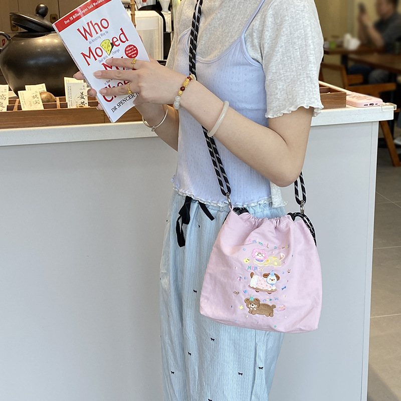 2025 designer's new crossbody bag spring large capacity shoulder bag canvas bag