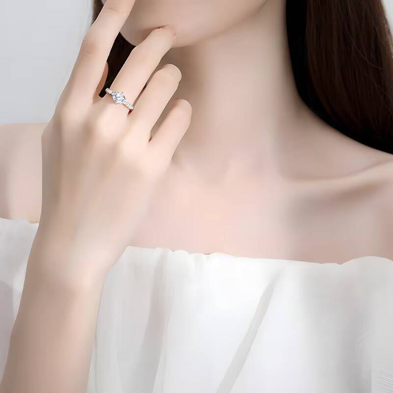High Quality Wholesale 925 Sterling Silver Modern Moissanite Ring Fine Jewelry