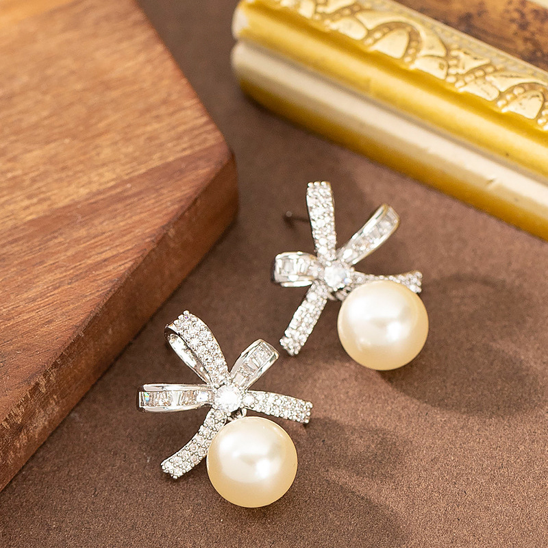 French Elegant Exquisite Style Full Zircon Butterfly Pearl Earrings for Women High-end Sier Needle Ear Jewelry