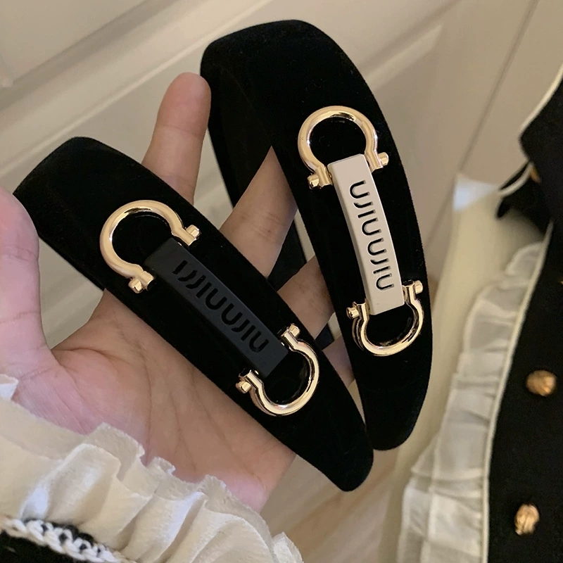 Horseshoe buckle headband~Black velvet high skull top retro French style small fragrance headband