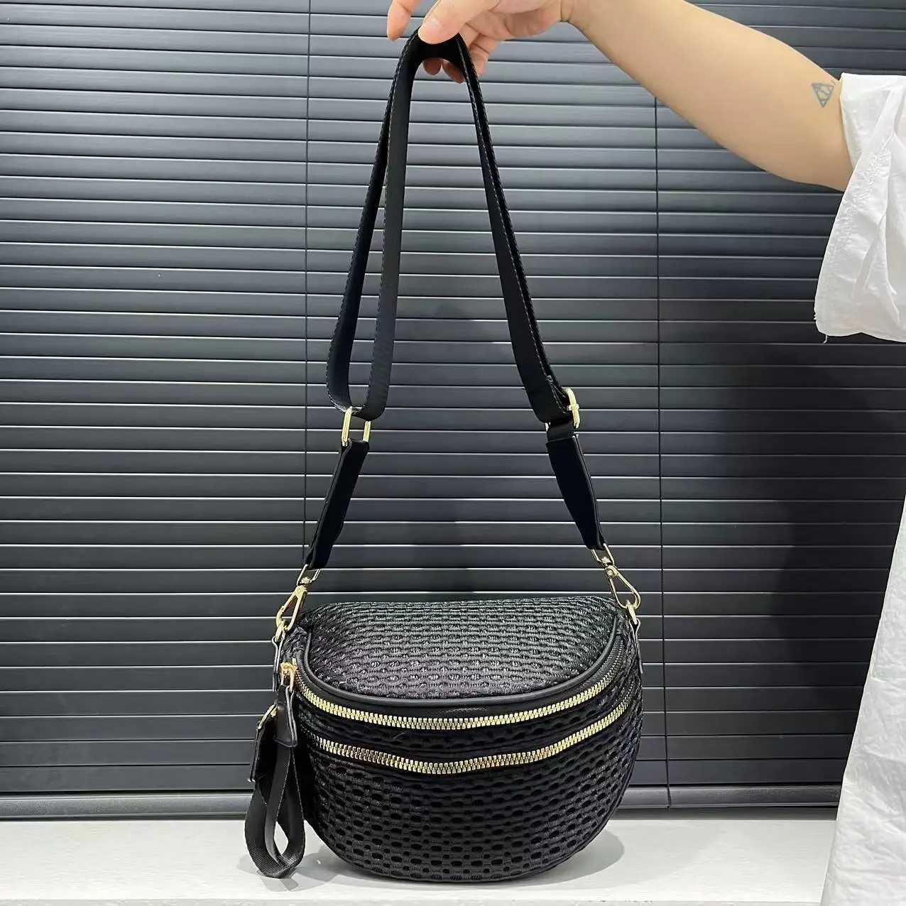 Ladies Fiable Mesh Lightweight Crossbody Bag with Multiple Zippers Casual and Versatile Crossbody Single Shoulder Handbag Y250724