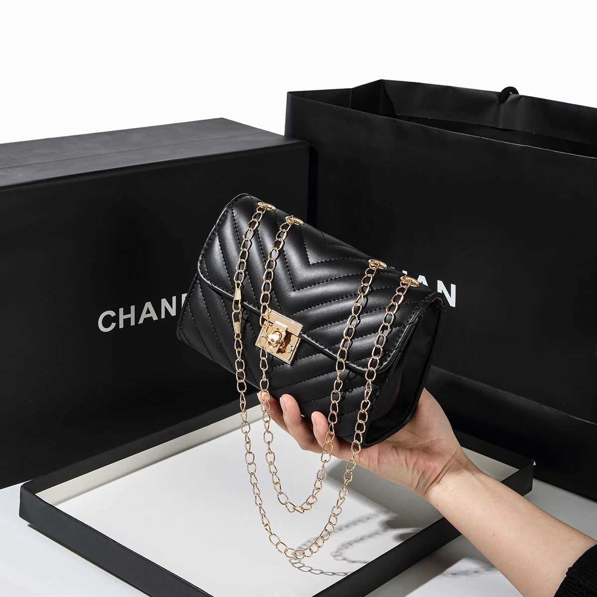 Lingge Chain Small Square Bag Lock Buckle Single Shoulder Crossbody Bag Texture Y250725