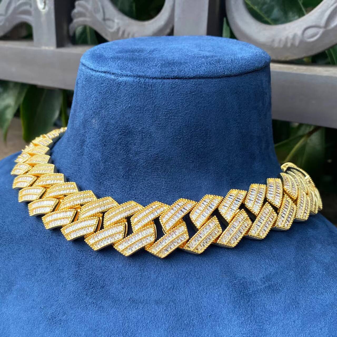 New Arrival Luxury Mens Custom 30mm VVS Moissanite Miami Cuban Link Hip Hop Chain Necklace