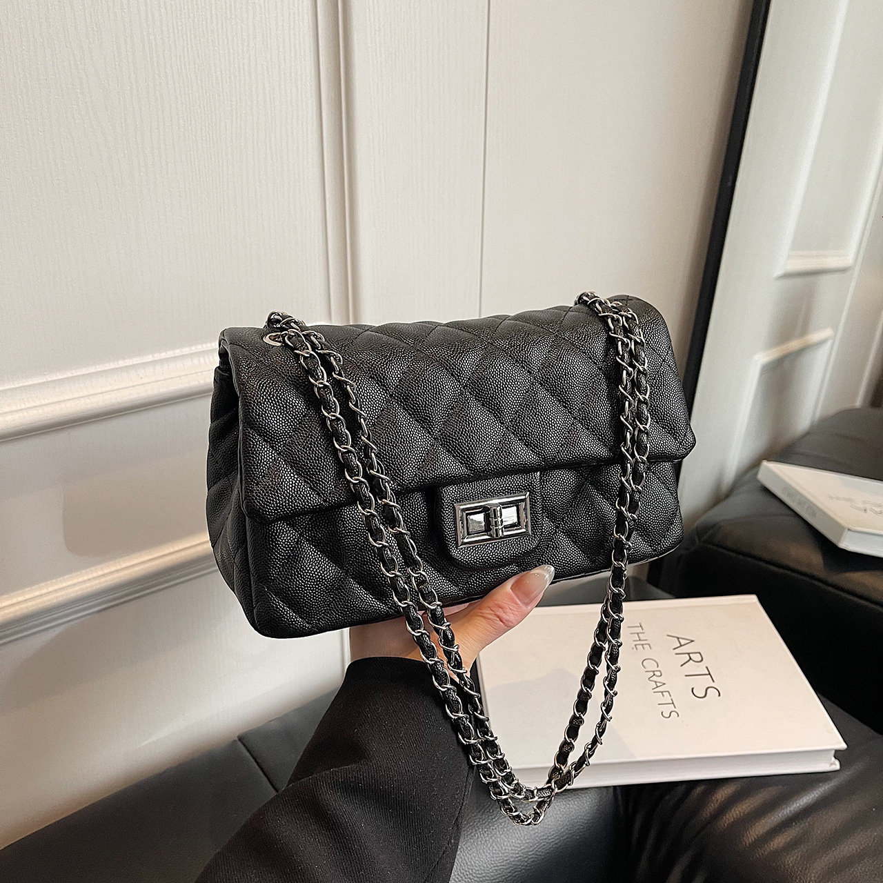 Luxury Brand Designer Bag 2025 Spring New Fashion Small Style Diamond Lock Single Shoulder Small Square Bag Women's Bag High-End Chain Crossbody 