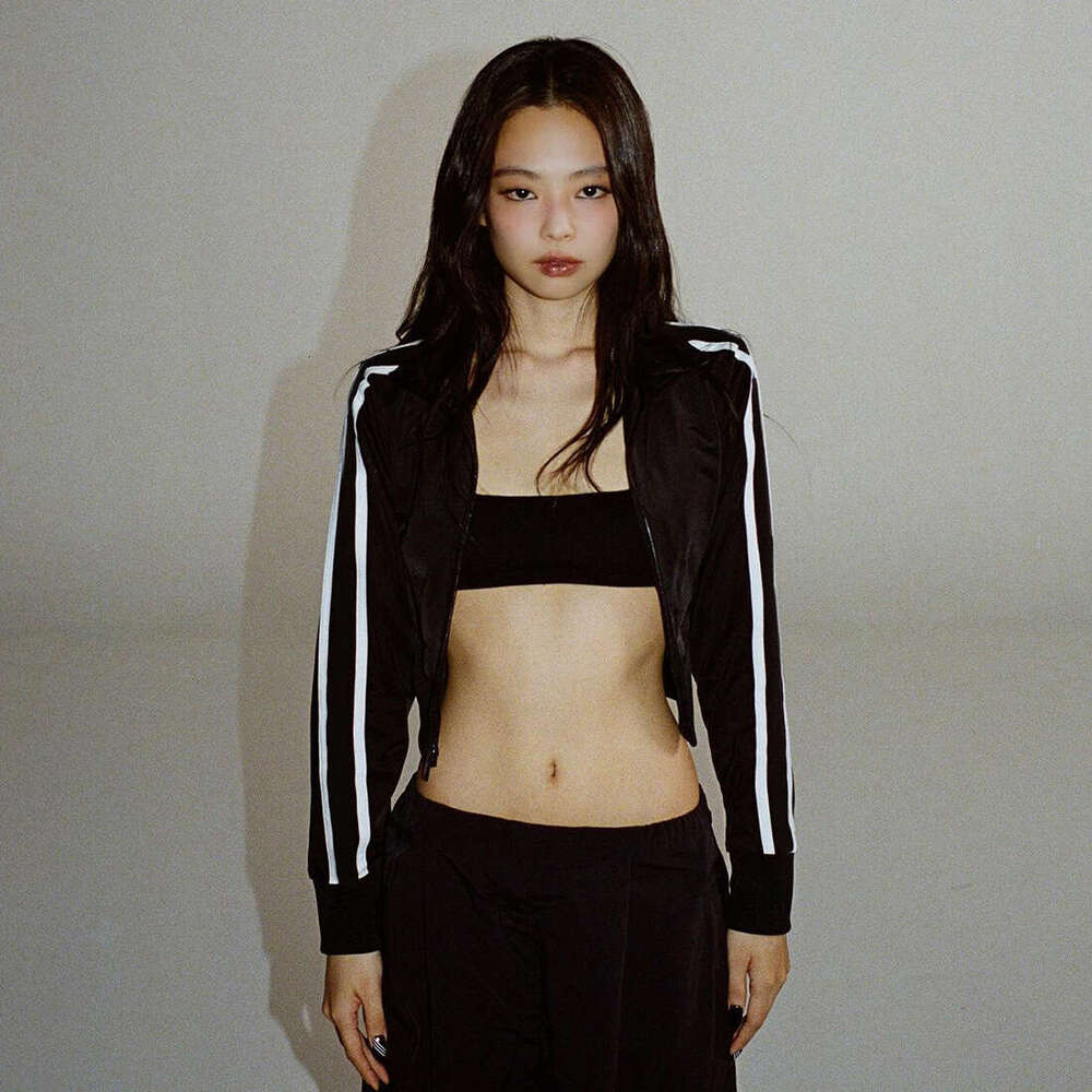 2025 Summer New Sports Slim Fit Long Sleeve Elegant Versatile Jennie Same Style Women's Jacket a49