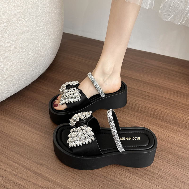 Ddmysports Rhinestone Thick Soled Slippers For Women New Summer Fashionable Outdoor Wear With Skirts Versatile Soft Sole Comfortable Beach Sandals Out