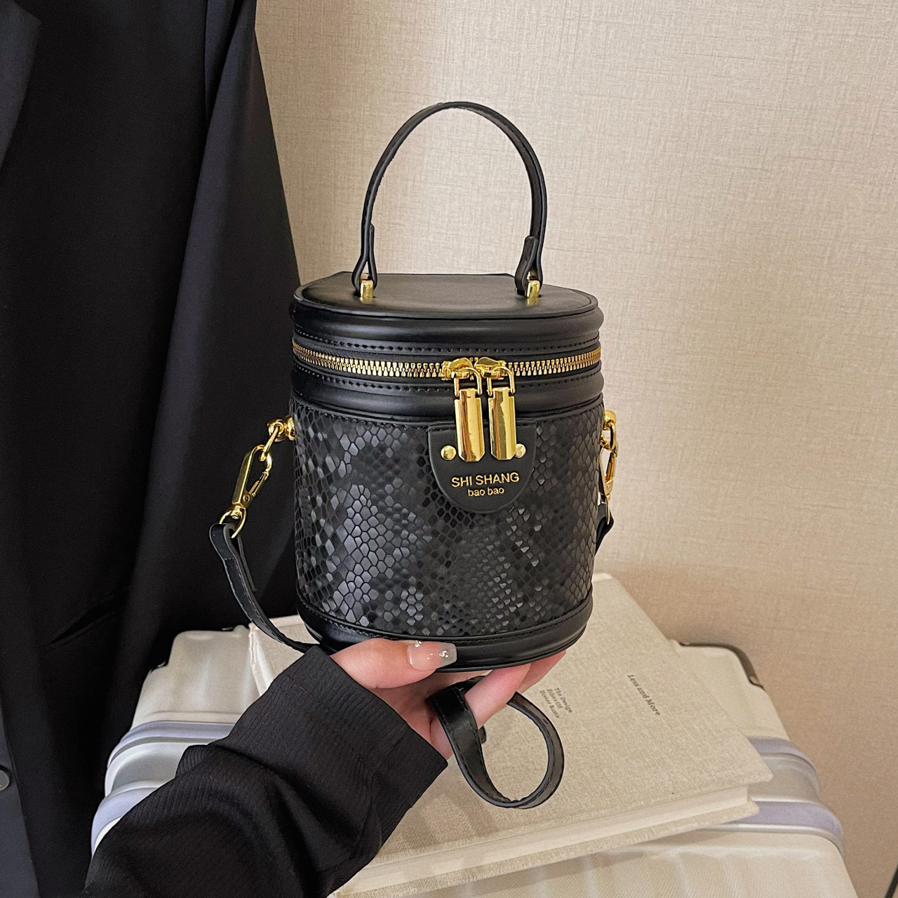 Luxury Brand Designer Bag This Year's Trend Snake Skin Pattern Handbag For Women Foreign Trade Spring Summer High-End Cylinder Single Shoulder Cr