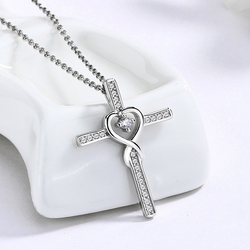Sterling Sier Cross Necklace for Women Fashionable Versatile High-end Dia-studded Infinity Heart Clavicle Chain Jewelry for Women