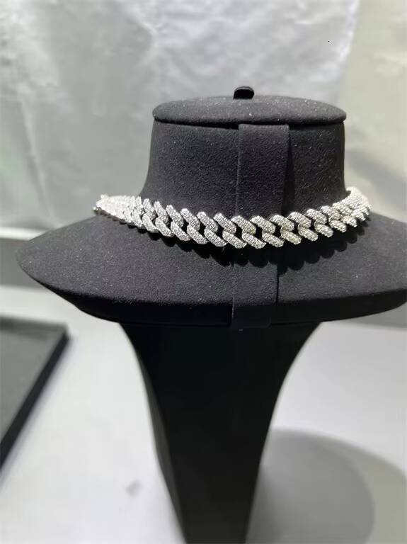 Hot Sale Sier VVS Moissanite 12mm Necklace Mossanite Cuban Link Chain