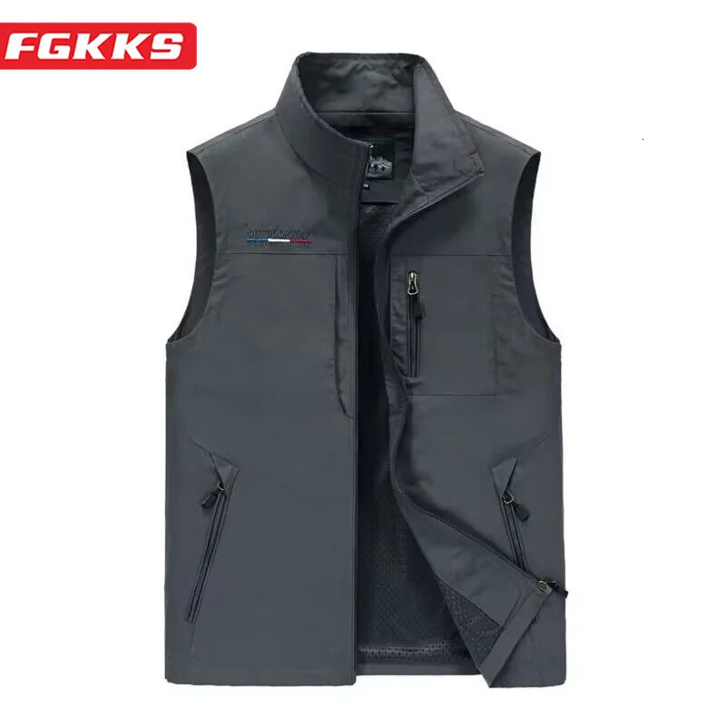 FGKKS 2023 Outdoor Leisure Vests Men Breathable Large Pocket Pography Fishing Vest HighQuality Male 250725