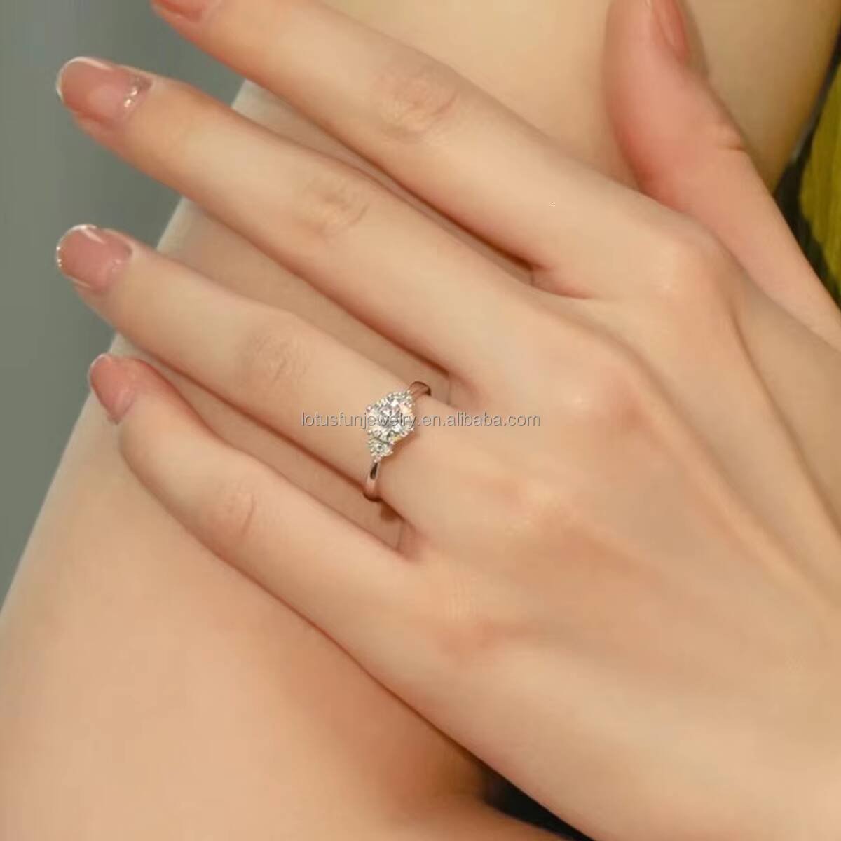 Simple Classic 1ct Moissanite Diamond Ring 925 Sterling Silver With 18K White Gold Fashion Jewelry for Women Wedding and Parties