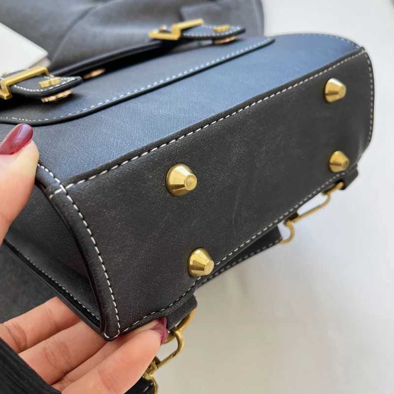 2023 Luxury Designer Handbags Vintage Pure Color Backpacks Fem Shoulder Crossbody Bags Mochila Y250724