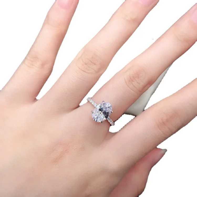 Solid color 18K white gold PT950 2.5-carat egg shaped four forked diamond ring for womens wedding ring W250417