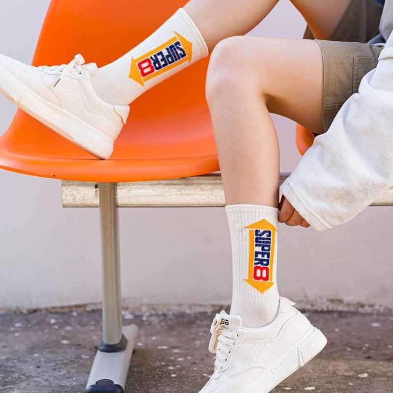 3/5/10 Pairs Neutral Letter Printed Knitted Cotton Socks Fashionable Street Style Sweat Absorbing Breathable Couples Casual Socks X250725