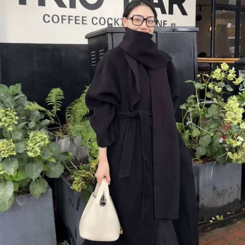 Designer Clothing Autumn Woolen Belt New Shawl Scarf Collar Elegant Female Winter Vintage Lace-Up Overcoat High Street Chic Coats Office Lady Coat Fas