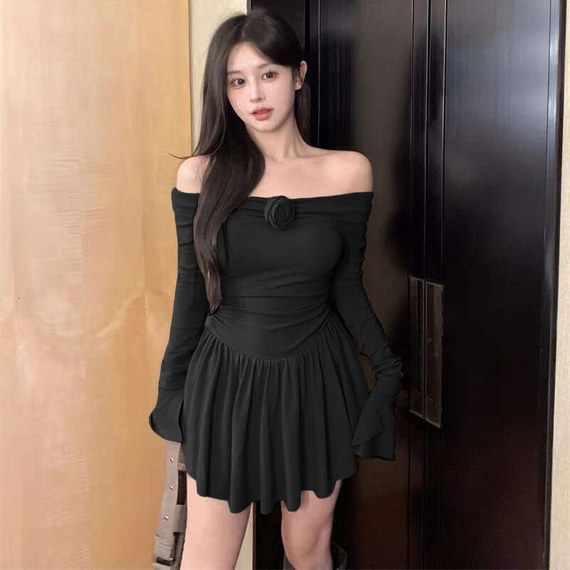 2023 Autumn New Women's Solid Color Slim High Waist Fashion Off-Shoulder Long Sleeve Dress 538