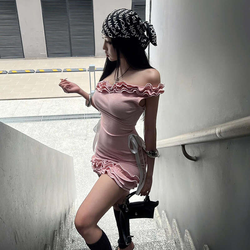 2025 Ins Style Summer Off-Shoulder New Ruched Lace Slim Waist Dress 32a
