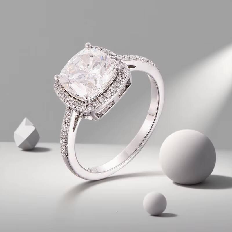 Luxury Jewelry Women Wedding Moissanite Rings Fine Jewelry Rings Fat square Moissanite Inlay Suitable for Wedding Rings